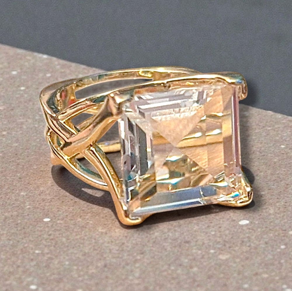 Stunning Huge Emerald Cut CZ Split Shank Gold Plated Statement Ring Sz 7, 10